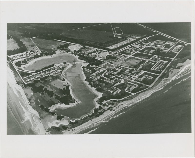 Campus Plan -- Pereira and Luckman